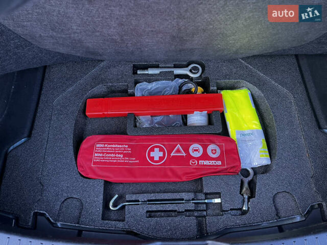 Синий Мазда 3, объемом двигателя 2.2 л и пробегом 235 тыс. км за 10500 $, фото 11 на Automoto.ua