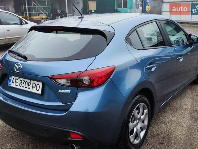 Синий Мазда 3, объемом двигателя 2 л и пробегом 111 тыс. км за 12000 $, фото 3 на Automoto.ua