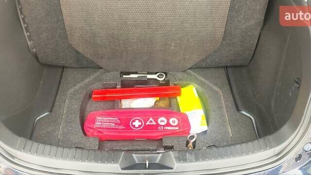 Синий Мазда 3, объемом двигателя 2.19 л и пробегом 235 тыс. км за 9100 $, фото 13 на Automoto.ua