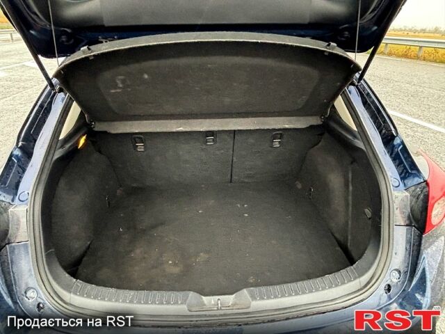 Синій Мазда 3, об'ємом двигуна 2 л та пробігом 166 тис. км за 9500 $, фото 6 на Automoto.ua