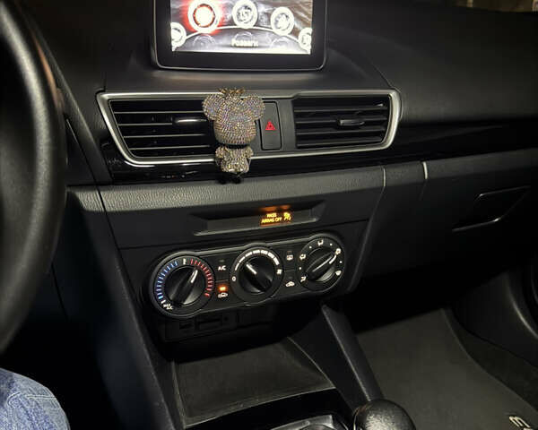 Синий Мазда 3, объемом двигателя 2 л и пробегом 121 тыс. км за 10900 $, фото 1 на Automoto.ua