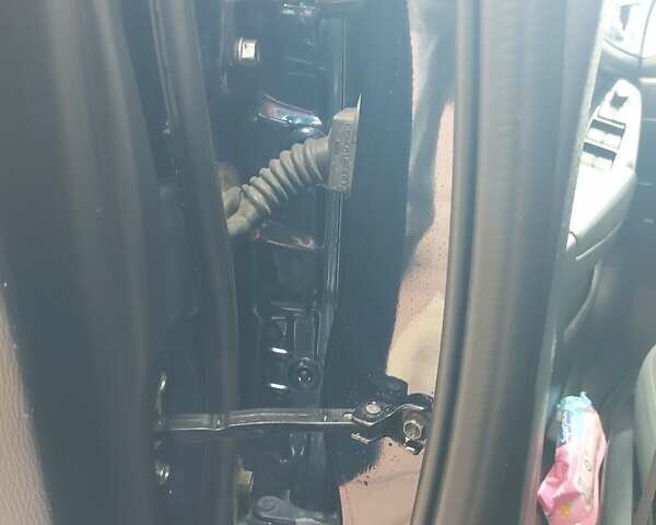 Синий Мазда 3, объемом двигателя 2.19 л и пробегом 200 тыс. км за 14500 $, фото 28 на Automoto.ua