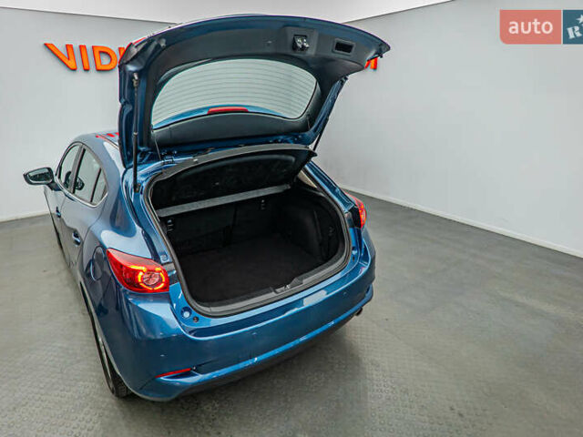 Синий Мазда 3, объемом двигателя 1.5 л и пробегом 104 тыс. км за 16377 $, фото 6 на Automoto.ua