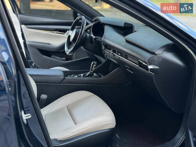 Синий Мазда 3, объемом двигателя 2.5 л и пробегом 78 тыс. км за 15200 $, фото 10 на Automoto.ua