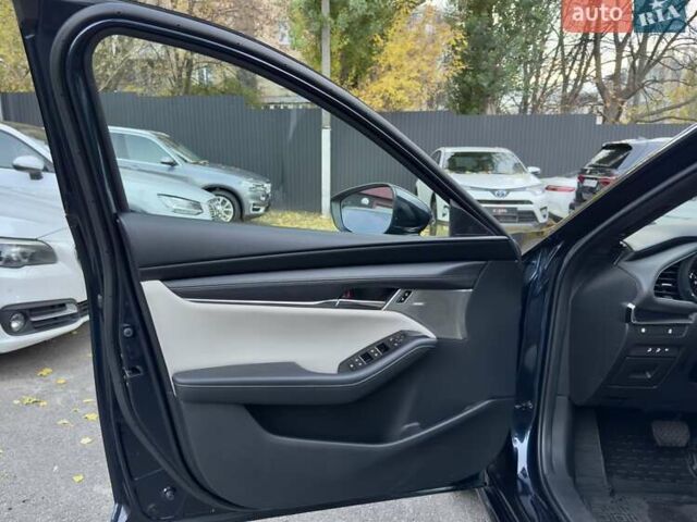 Мазда 3 2019 в Киеве на Automoto.ua Синий Мазда 3, объемом двигателя 2.5 л и пробегом 113 тыс. км за 16500 $, фото 14 на Automoto.ua