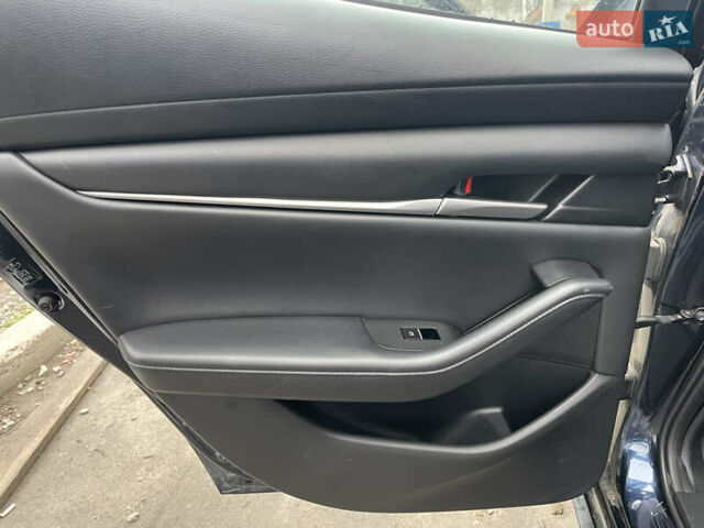 Синий Мазда 3, объемом двигателя 2.5 л и пробегом 109 тыс. км за 11499 $, фото 21 на Automoto.ua