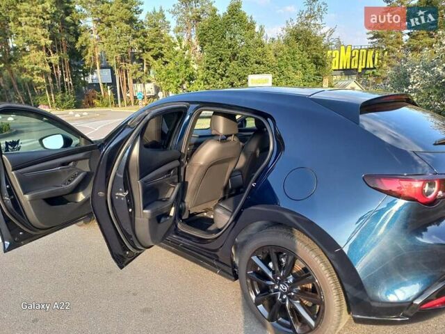 Синий Мазда 3, объемом двигателя 2.5 л и пробегом 8 тыс. км за 21999 $, фото 3 на Automoto.ua