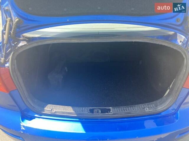 Синий Мазда 3, объемом двигателя 1.6 л и пробегом 233 тыс. км за 3550 $, фото 8 на Automoto.ua