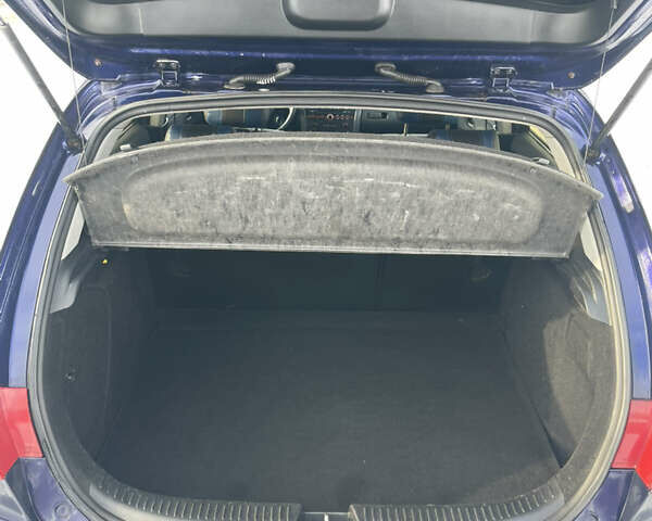 Синий Мазда 3, объемом двигателя 1.56 л и пробегом 280 тыс. км за 4950 $, фото 10 на Automoto.ua