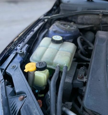 Синий Мазда 3, объемом двигателя 1.56 л и пробегом 287 тыс. км за 4500 $, фото 12 на Automoto.ua