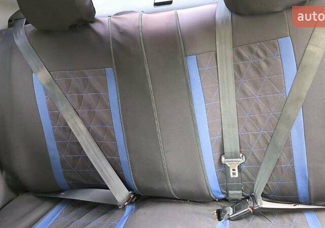 Синий Мазда 3, объемом двигателя 1.56 л и пробегом 270 тыс. км за 4700 $, фото 9 на Automoto.ua