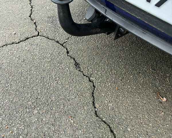 Синій Мазда 3, об'ємом двигуна 1.6 л та пробігом 228 тис. км за 4350 $, фото 5 на Automoto.ua