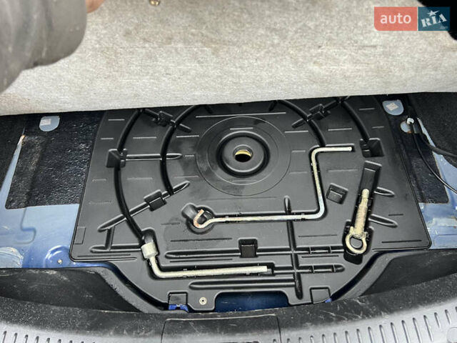 Синій Мазда 3, об'ємом двигуна 1.6 л та пробігом 228 тис. км за 4350 $, фото 16 на Automoto.ua