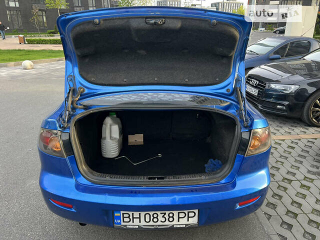 Синій Мазда 3, об'ємом двигуна 1.6 л та пробігом 237 тис. км за 4800 $, фото 4 на Automoto.ua