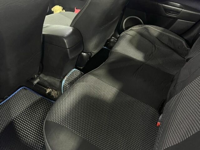 Мазда 3 2005 в Каменское - Днепродзержинск на Automoto.ua Синий Мазда 3, объемом двигателя 2 л и пробегом 259 тыс. км за 5200 $, фото 10 на Automoto.ua