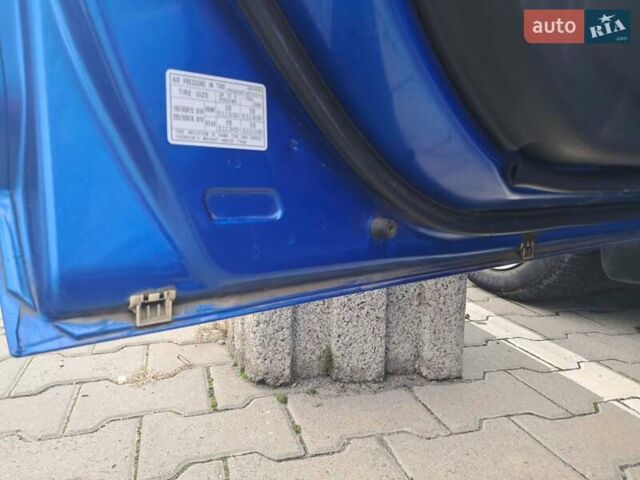 Синий Мазда 3, объемом двигателя 1.6 л и пробегом 185 тыс. км за 6000 $, фото 13 на Automoto.ua