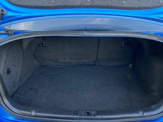 Синій Мазда 3, об'ємом двигуна 1.6 л та пробігом 230 тис. км за 5500 $, фото 6 на Automoto.ua