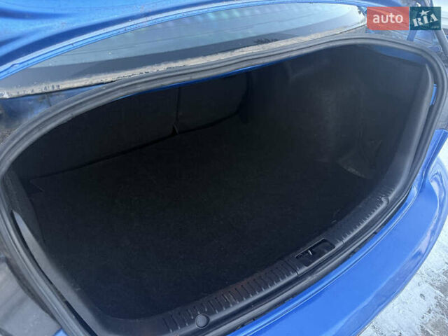 Синій Мазда 3, об'ємом двигуна 1.6 л та пробігом 210 тис. км за 3999 $, фото 46 на Automoto.ua