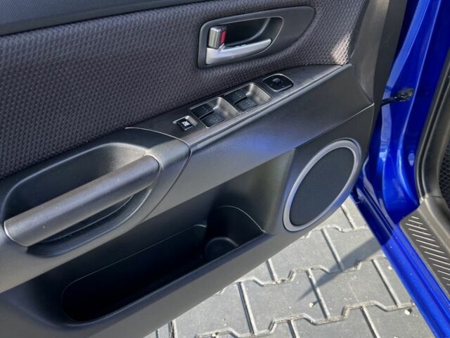 Синій Мазда 3, об'ємом двигуна 1.6 л та пробігом 325 тис. км за 4000 $, фото 7 на Automoto.ua