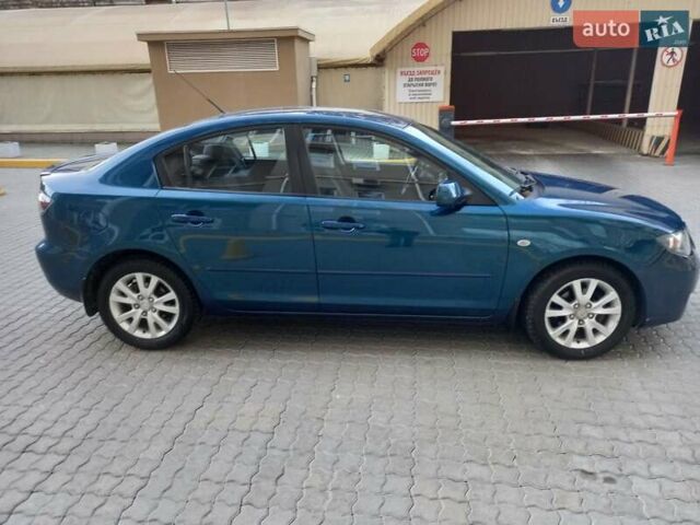 Синий Мазда 3, объемом двигателя 1.6 л и пробегом 160 тыс. км за 6000 $, фото 2 на Automoto.ua