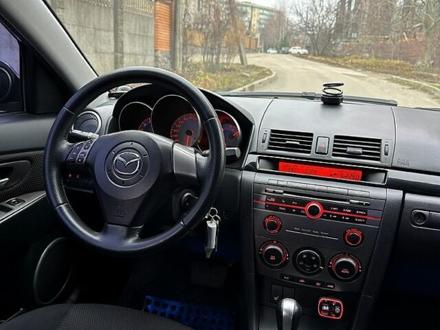 Синій Мазда 3, об'ємом двигуна 1.6 л та пробігом 220 тис. км за 4900 $, фото 9 на Automoto.ua