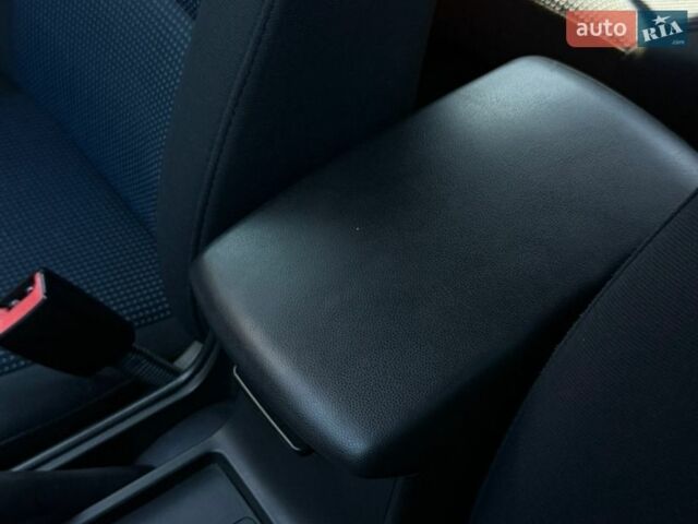 Синий Мазда 3, объемом двигателя 1.6 л и пробегом 206 тыс. км за 5000 $, фото 22 на Automoto.ua