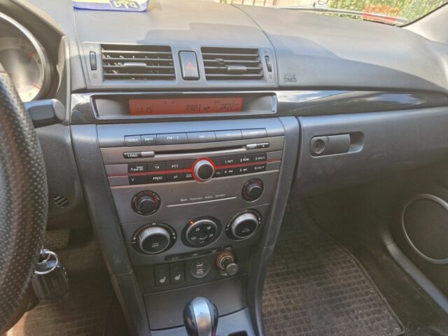 Синий Мазда 3, объемом двигателя 1.6 л и пробегом 158 тыс. км за 5000 $, фото 6 на Automoto.ua