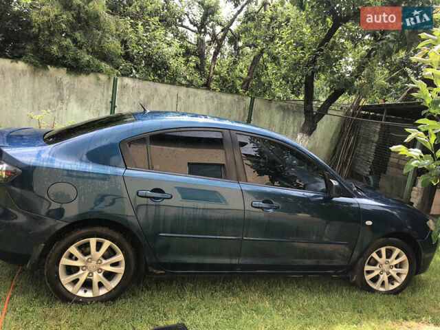 Синий Мазда 3, объемом двигателя 1.6 л и пробегом 90 тыс. км за 5000 $, фото 2 на Automoto.ua