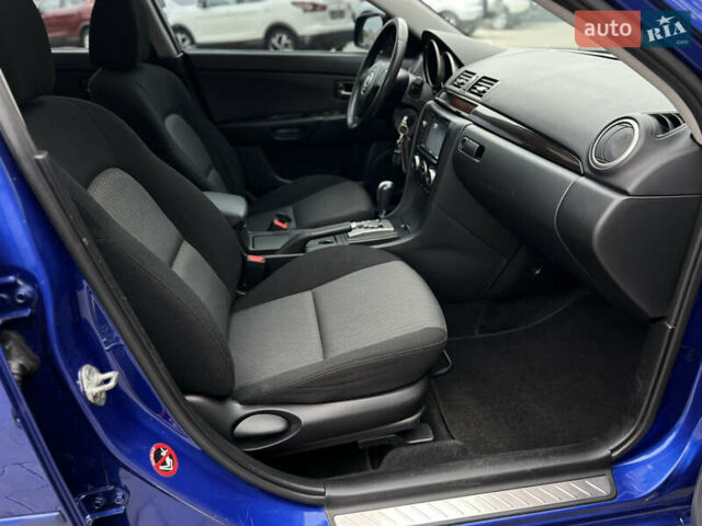 Синій Мазда 3, об'ємом двигуна 1.6 л та пробігом 175 тис. км за 5300 $, фото 26 на Automoto.ua