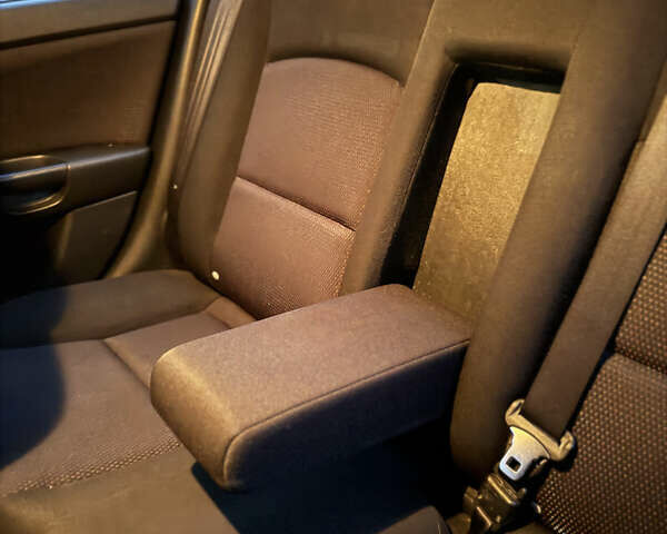 Синій Мазда 3, об'ємом двигуна 1.6 л та пробігом 181 тис. км за 6490 $, фото 11 на Automoto.ua