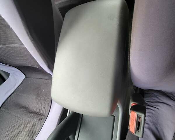 Синій Мазда 3, об'ємом двигуна 1.6 л та пробігом 78 тис. км за 8000 $, фото 20 на Automoto.ua