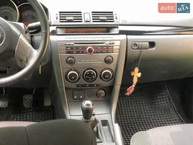 Синий Мазда 3, объемом двигателя 1.6 л и пробегом 90 тыс. км за 5000 $, фото 6 на Automoto.ua