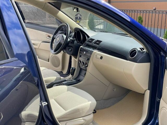 Синий Мазда 3, объемом двигателя 2 л и пробегом 191 тыс. км за 5800 $, фото 2 на Automoto.ua