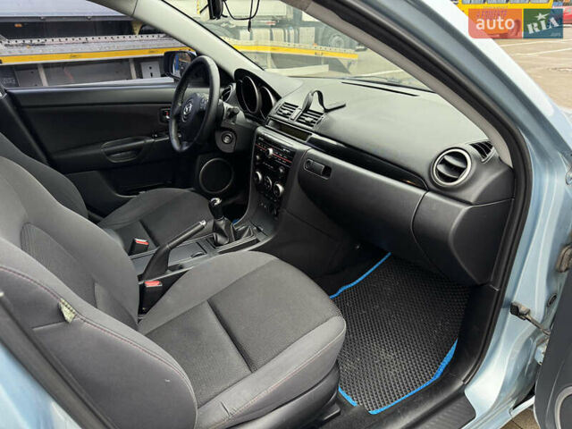 Синий Мазда 3, объемом двигателя 1.6 л и пробегом 154 тыс. км за 5500 $, фото 12 на Automoto.ua