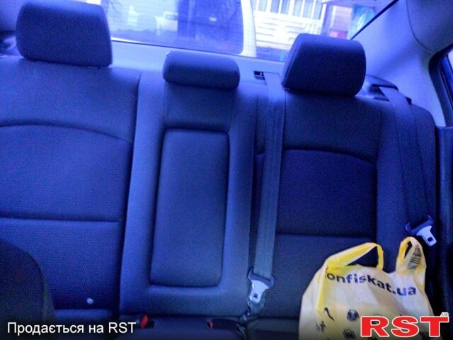 Синій Мазда 3, об'ємом двигуна 1.6 л та пробігом 171 тис. км за 5500 $, фото 4 на Automoto.ua