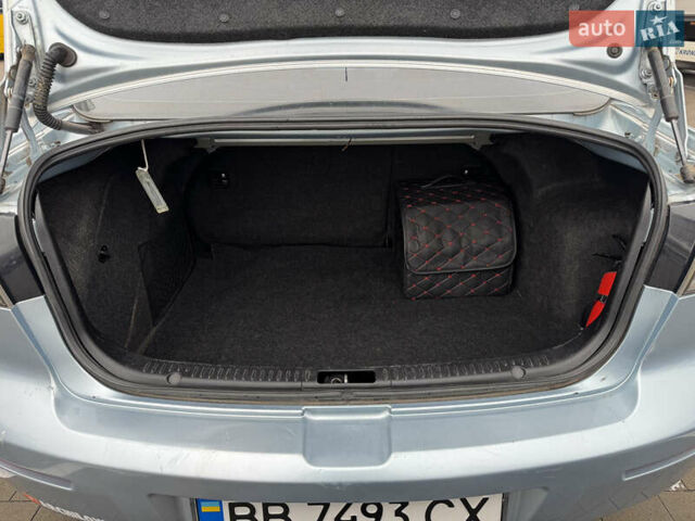 Синий Мазда 3, объемом двигателя 1.6 л и пробегом 154 тыс. км за 5500 $, фото 7 на Automoto.ua