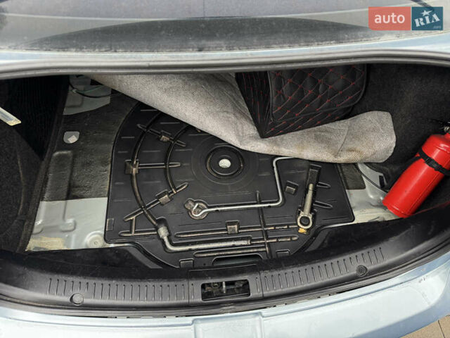 Синий Мазда 3, объемом двигателя 1.6 л и пробегом 154 тыс. км за 5500 $, фото 9 на Automoto.ua