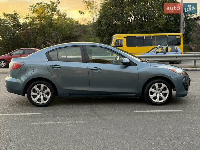 Синий Мазда 3, объемом двигателя 2 л и пробегом 111 тыс. км за 5600 $, фото 3 на Automoto.ua