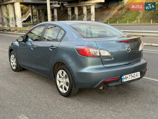 Синий Мазда 3, объемом двигателя 2 л и пробегом 111 тыс. км за 5600 $, фото 4 на Automoto.ua