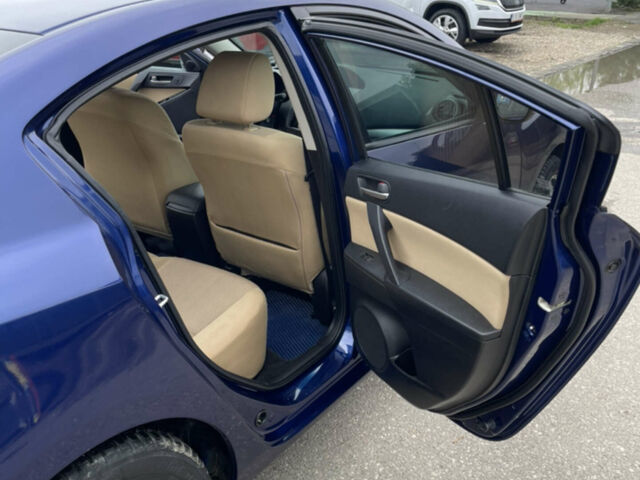 Синий Мазда 3, объемом двигателя 2 л и пробегом 212 тыс. км за 7500 $, фото 8 на Automoto.ua