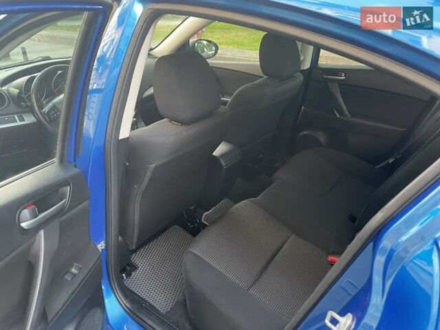 Синий Мазда 3, объемом двигателя 2 л и пробегом 170 тыс. км за 8000 $, фото 6 на Automoto.ua