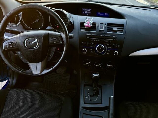 Синий Мазда 3, объемом двигателя 2 л и пробегом 200 тыс. км за 7200 $, фото 4 на Automoto.ua