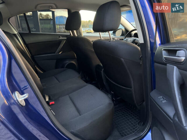 Синій Мазда 3, об'ємом двигуна 2 л та пробігом 180 тис. км за 7800 $, фото 42 на Automoto.ua