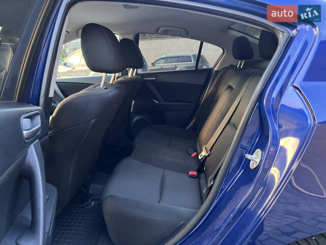 Синій Мазда 3, об'ємом двигуна 2 л та пробігом 180 тис. км за 7800 $, фото 35 на Automoto.ua