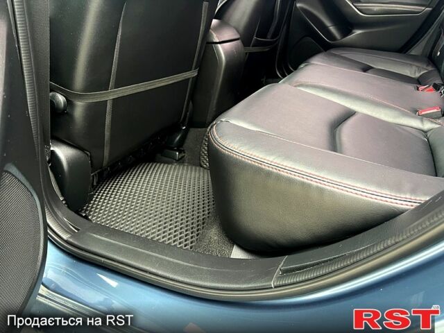 Синий Мазда 3, объемом двигателя 2 л и пробегом 149 тыс. км за 10500 $, фото 6 на Automoto.ua