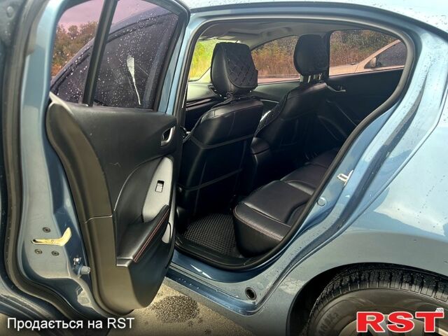 Синий Мазда 3, объемом двигателя 2 л и пробегом 149 тыс. км за 10500 $, фото 4 на Automoto.ua