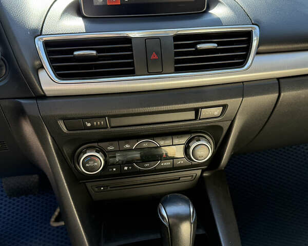 Синий Мазда 3, объемом двигателя 2.49 л и пробегом 191 тыс. км за 11999 $, фото 8 на Automoto.ua