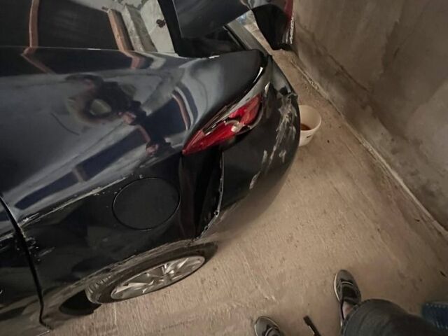 Синий Мазда 3, объемом двигателя 2 л и пробегом 200 тыс. км за 2200 $, фото 14 на Automoto.ua