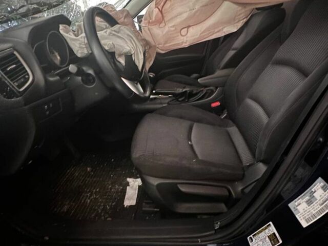 Синий Мазда 3, объемом двигателя 2 л и пробегом 200 тыс. км за 2200 $, фото 11 на Automoto.ua