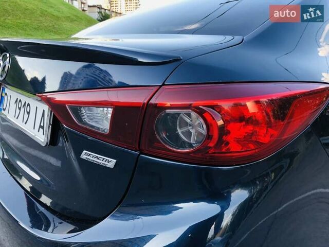 Синий Мазда 3, объемом двигателя 2 л и пробегом 207 тыс. км за 10250 $, фото 3 на Automoto.ua